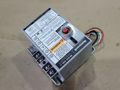 USED HONEYWELL R8184G 4033