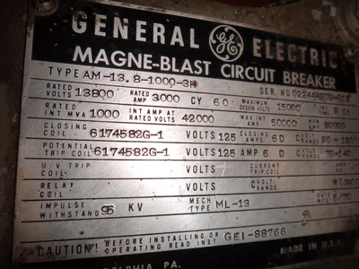 General Electric AM-13.8-1000-3H Magne Blast Circuit Breaker