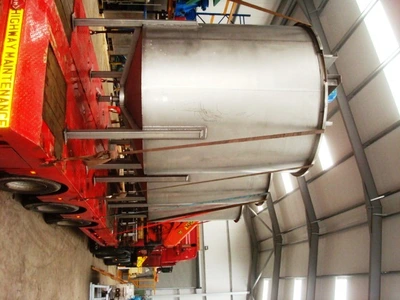 6,750L Stainless Steel Enclosed Tank