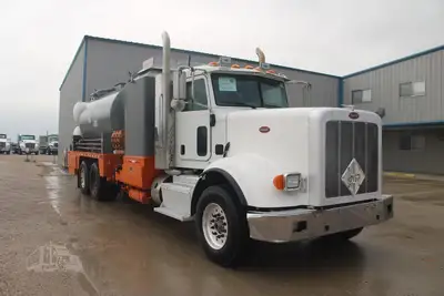 Used 2014 PETERBILT 367 Tanker trucks Texas US | Roll Off Truck World #1491934