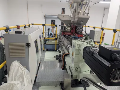 2022 FONG KEE EHB 65T03SS BLOW MOLDING MACHINES | Machinery Network (12)