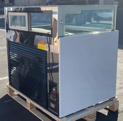 171-0259 48" Self Contained High-Top Display Case