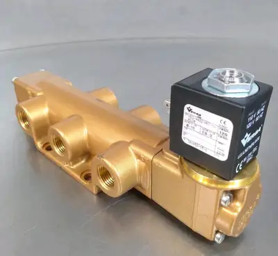 VERSA USG-4422-HCC-U-A120 Solenoid Valve Loc5E30