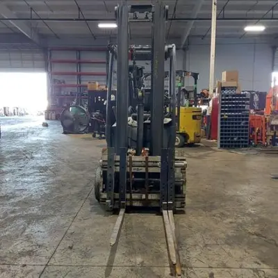 USED 2019 CROWN FC5225-60