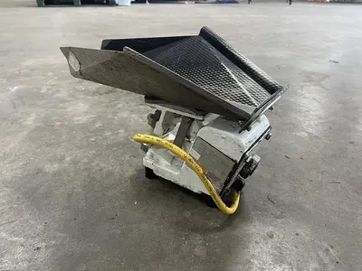 Used 1995 ERIEZ MFG. CO. KHS-5 Vibratory Conveyors British Columbia CA | Steep Hill Equipment Solutions #1354962