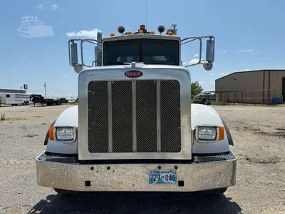 USED 2014 PETERBILT 567