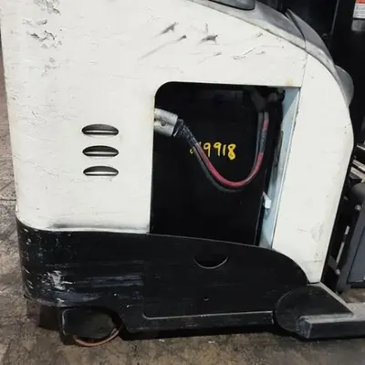USED 2018 CROWN RR5725-45