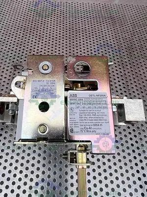 USED ABB OETL-NF200A DISCONNECT SWITCH W/ FERRAZ SHAWMUT 69133 DISTRIBUTION BLOCK