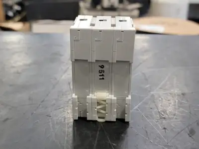 USED ALLEN-BRADLEY 1492-CB3 G050