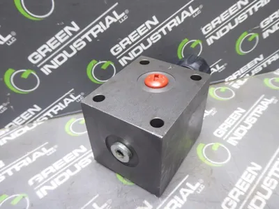 Rexroth R900973925 Hydraulic Valve Used