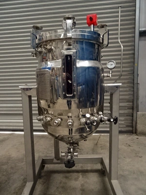 130 L Applikon mammalian cell fermenter
