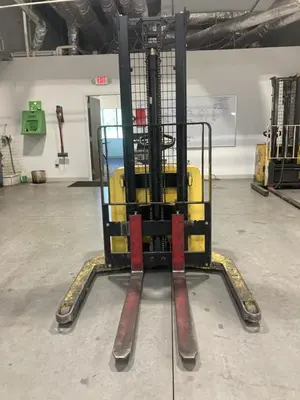 USED 2011 HYSTER W40ZA