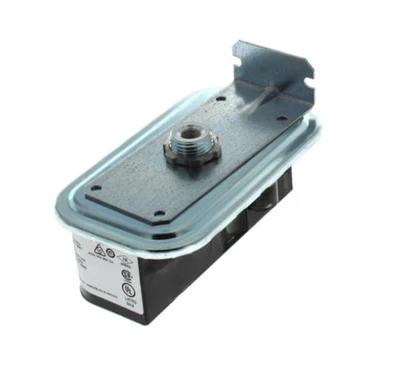 Johnson Controls P32AC-1C Sensitive Differential Pressure Switch, 0.15 - 12.0 WC [New]