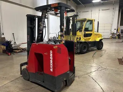 Used 2015 RAYMOND 425C35TT 3-Wheel Stand up Electric Counterbalance Forklifts Illinois US | Somerset Equipment Sales #1546185