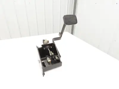 Caterpillar EP18KT Forklift Hydraulic Brake Pedal Master Cylinder Assembly