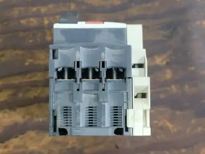 USED TELEMECANIQUE GV2ME10