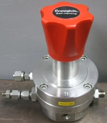 Used Swagelok APR66S4P1XX4 Air Pressure Regulators Texas US | Bamko Surplus Process Equipment #940172