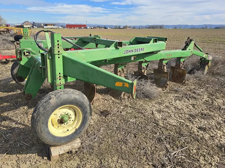Used JOHN DEERE 995 Moldboard Plows Idaho US | Berry Machinery #910923