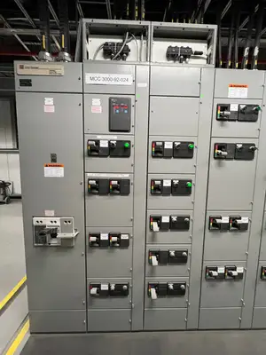Advantage 2100 MCC, 600V, 3-Ph, 1200A, 7 Sections
