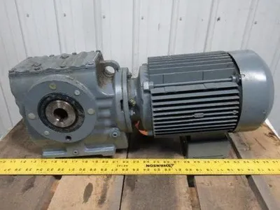 SEW-EURODRIVE SA67 DV100M-4 Gearmotor 20:1 Ratio 3HP 277/480V 1-3/16" Hollow