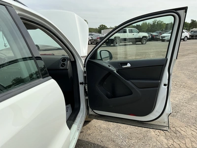 USED 2016 VOLKSWAGEN TIGUAN