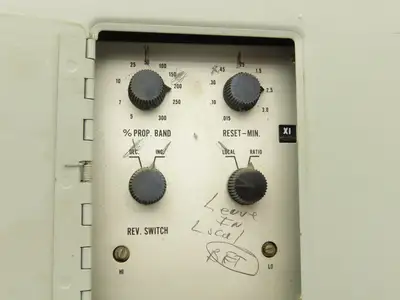 Foxboro 62HZ-4EC-OH M/62H Controller 120VAC 50/60Hz 10-50mA Output