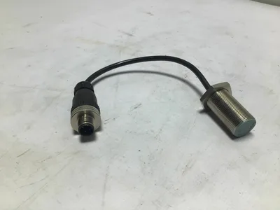 Siemens 3RG4013-0GB33 SIMATIC INDUCTIVE PROXIMITY SENSOR  NO 0.2-A sn1=5mm