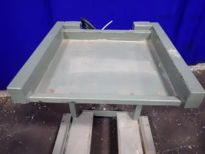 20" X 20" Stand