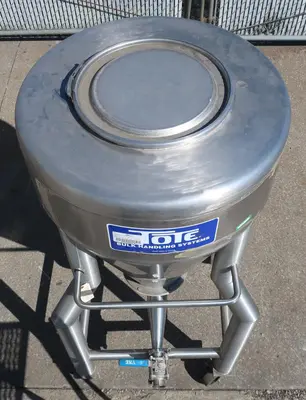 SPC9000  Tank 100 gallon vertical tank, Stainless Steel, conical on casters
