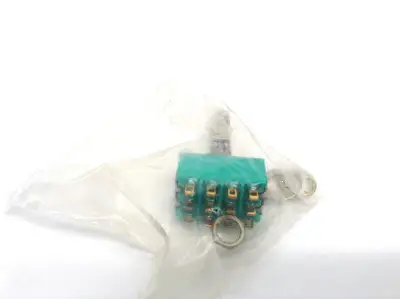 USED ELECTROSWITCH TOGGLE SWITCH 4PDT 6A -125V PANEL MOUNT 3A -250V