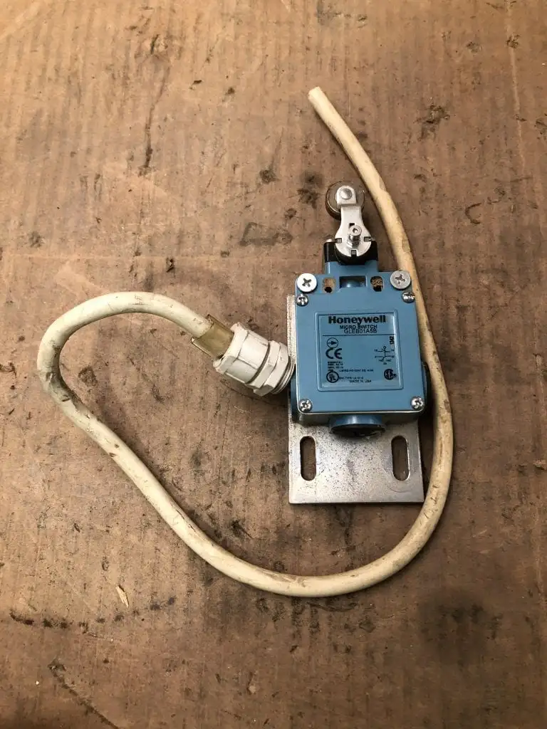 Honeywell Micro Switch GLEB01A5B Roller Lever Limit Switch 300VAC 250VDC