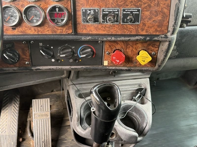Used 2002 KENWORTH T800 TRUCK TRACTOR Conventional trucks Michigan US | Miedema Asset Management Group #1709451