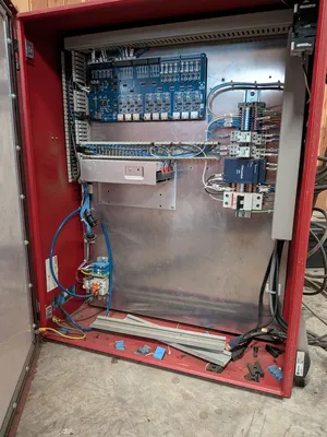 USED 2009 MAXIEM 1530