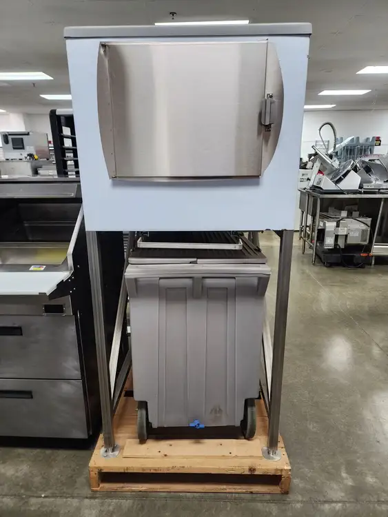 New | in-Stock Scotsman New Kloppenberg ICS-1 Express Ice Bin System Ice Machines Illinois US | Falcon Restaurant Supply #1376729