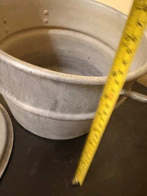 cooking pot