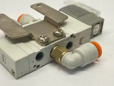 USED SMC PNEUMATIC SOLENOID VALVE 5-PORT 2-POSITION