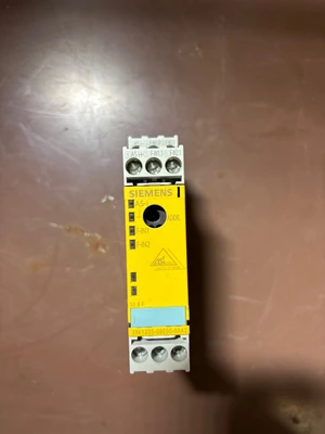 Used SIEMENS 3RK1205-0BE00-0AA2 PLC Input & Output Illinois US | Aucto #1328705