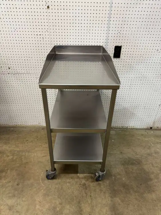 Used Southern Stainless Used 18"x 30"x 39.5" Southern Stainless Equipment Stand - FG Restaurant Equipment (Miscellaneous) Illinois US | Falcon Restaurant Supply #1374907