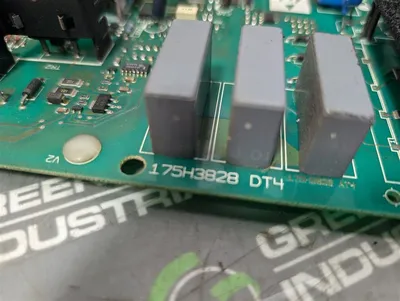 Danfoss 175H3828 DT4 Variable Frequency Drive Control Board 175H3840 Used