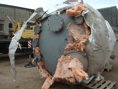 18500L M/S Gls Vertical Enclosed Tank