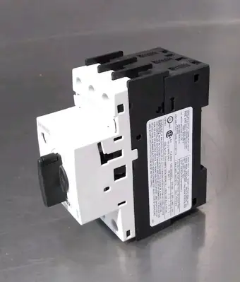 Siemens 3RV1021-1GA10 Circuit Motor Breaker Loc4D44