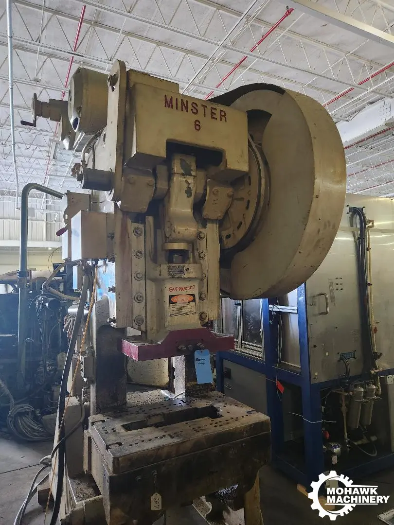 60 TON MINSTER "6" FLYWHEEL-TYPE O.B.I. PRESS w/REEVES VARI-SPEED DRIVE - 32" X 21" BOLSTER - 4" STROKE