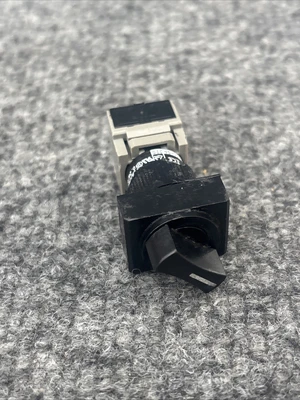 Used Fuji AH165-P2 Switch Parts California US | Davliegogo LLC #1708396