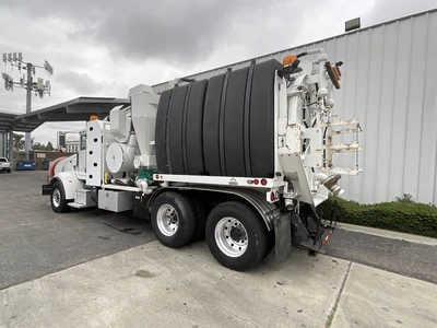 Used 2011 PETERBILT 365 Vacuum Truck California US | Big Truck & Equipment #1412262