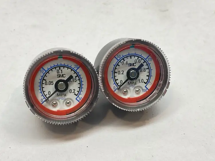 Used SMC PNEUMATIC GAUGE 150 PSI 1.5" DIAMETER LOT OF 2 Parts (Hydraulics and Pneumatics) Michigan US | Maverick Industrial Sales #1091472