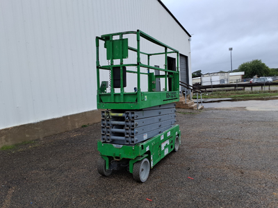 USED 2016 Genie GS-3232