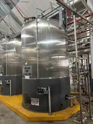 3300 gallon stainless steel tank