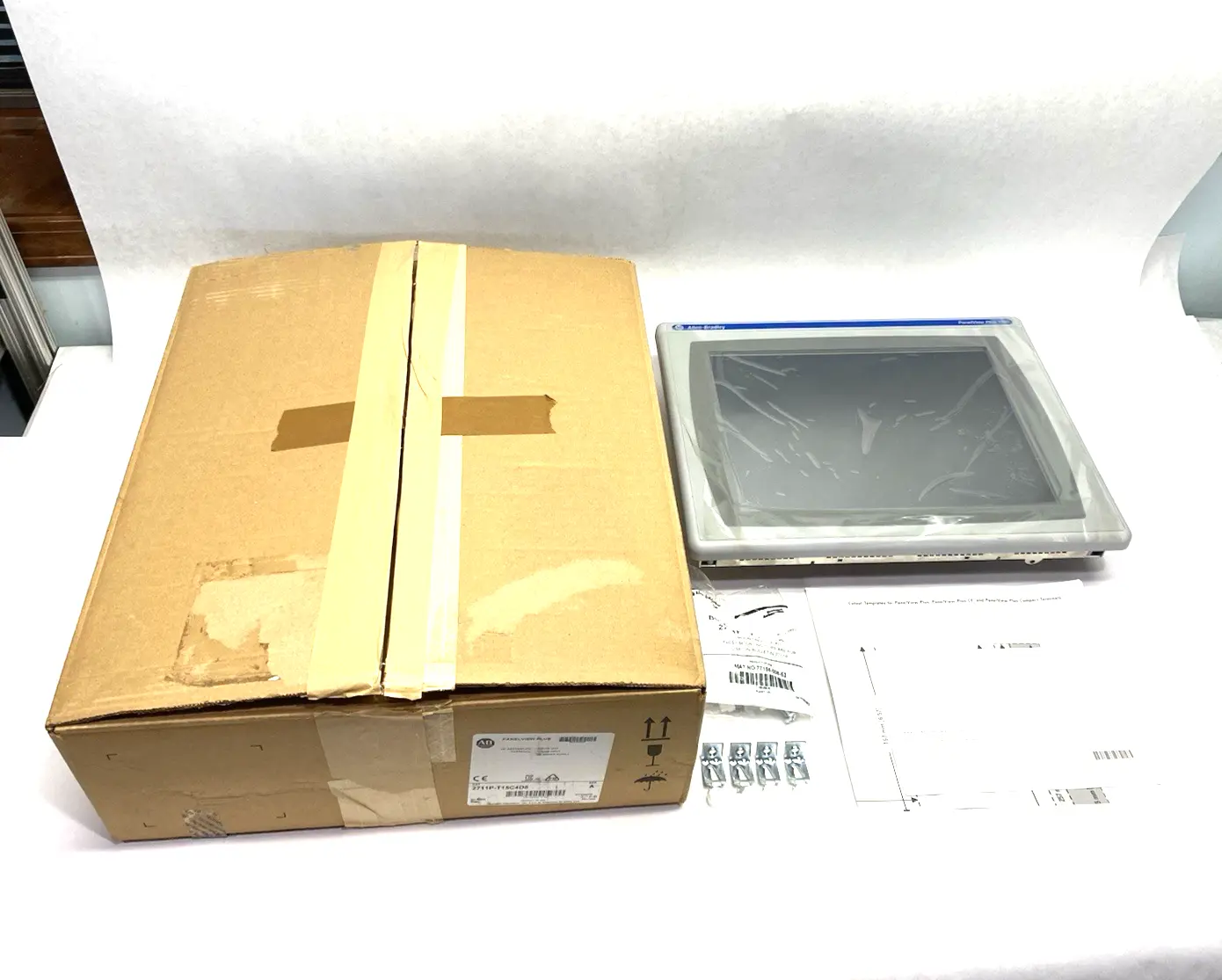 USED ALLEN-BRADLEY SER. A PANELVIEW PLUS 6 15" TOUCHSCREEN TERMINAL