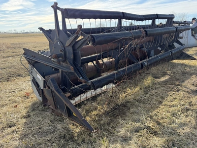 (1) 13' grain head with steel tines, for parts or repair only, in non-working condition, S/N F-F5610...