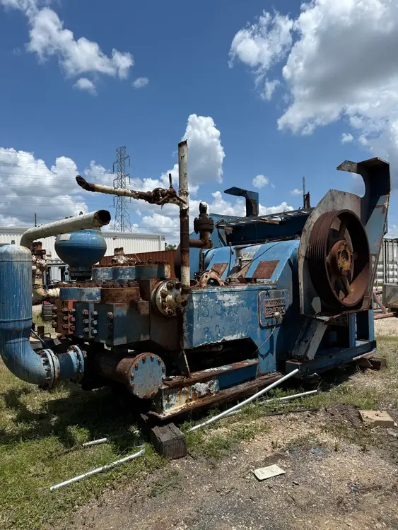 Used NATIONAL OILWELL _UNKNOWN_ Piston Pumps Texas US | Oil The Woodlands Group #1501183